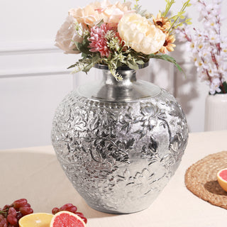 Nakashi floral vase