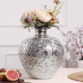 Nakashi floral vase